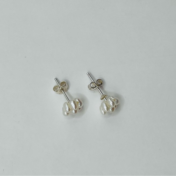 Freshwater Pearl Silver Stud Earrings - Picture 4 of 4